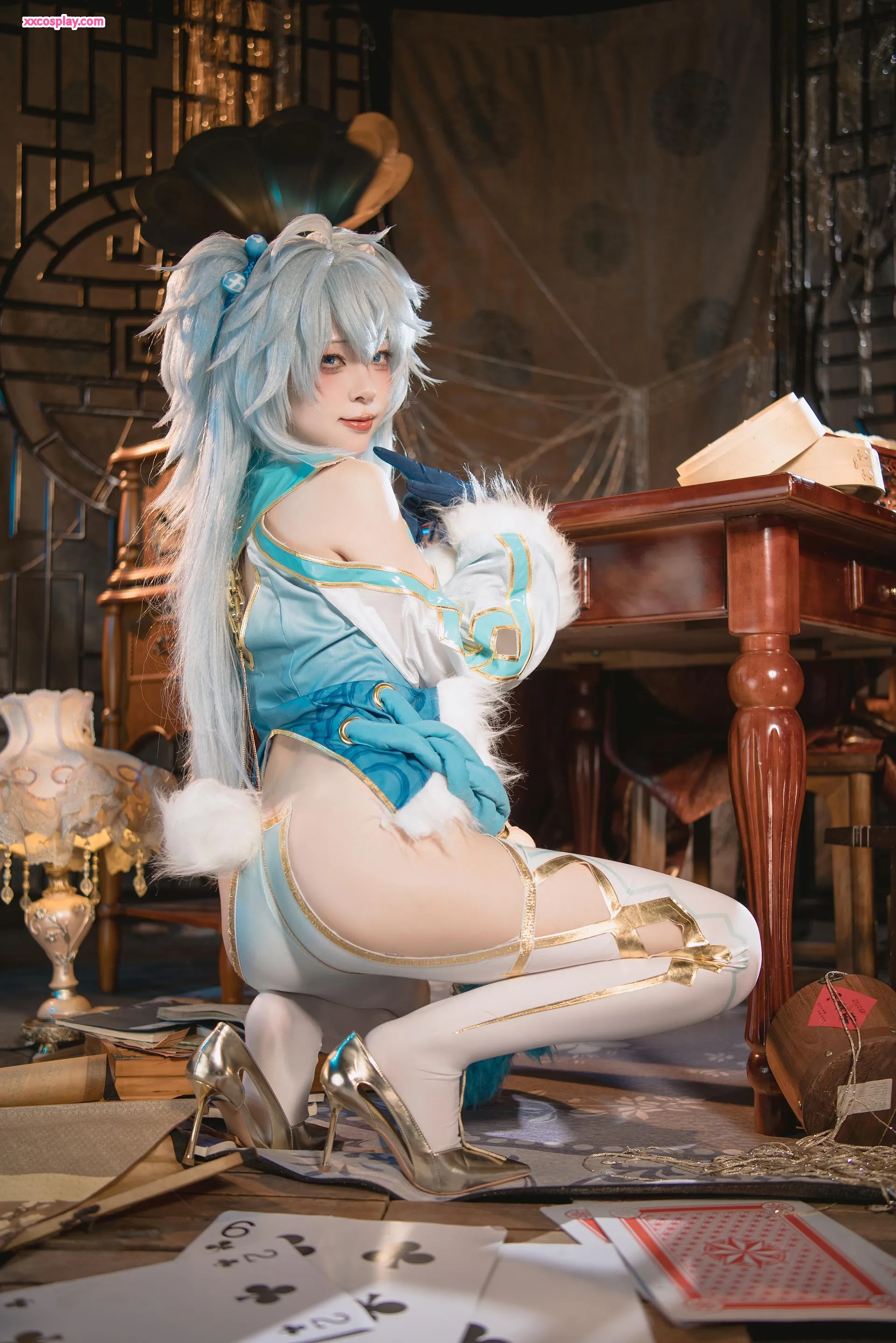 Shiliangyu as Floren from Girls' Frontline: Project Neural Cloud